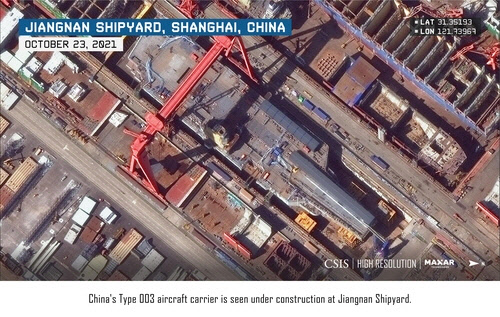 중국 장난조선소에서 건조중인 '003형 항공모함' 위성사진[미 전략문제연구소(CSIS) 홈페이지 캡처]